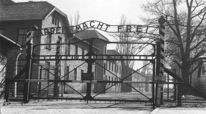 Auschwitz, Mauthausen, Bergen-Belsen: Il bambino col pigiama a righe e i luoghi dell’Olocausto
