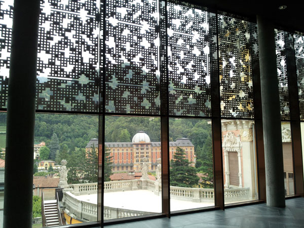 Il Grand Hotel di San Pellegrino Terme visto dall'interno del Teatro annesso al Casinò