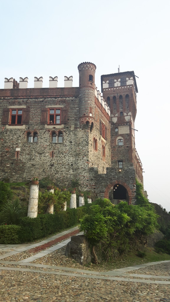 CastelloPavone_esterno